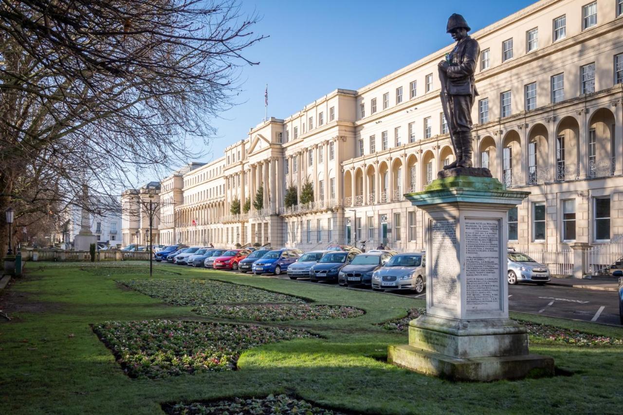 Elliot Oliver - Chic 2 Bedroom Town Centre Apartment Cheltenham Exterior foto